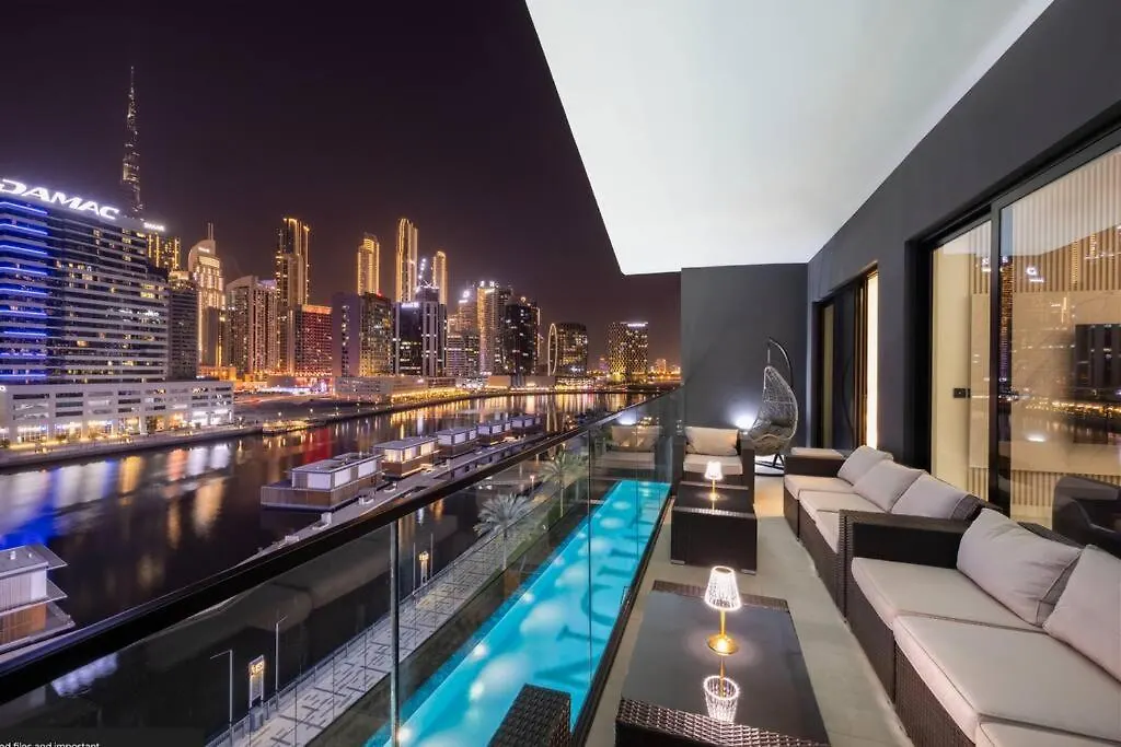 Lux Apartment With Huge Private Lounge I Burj & Canal View Dubai