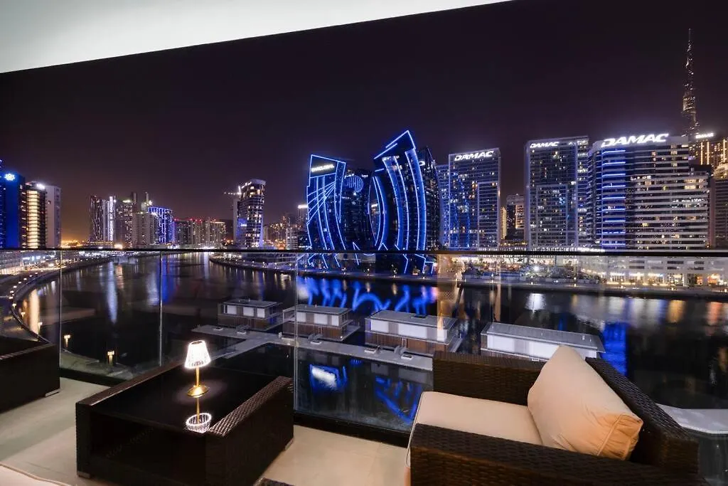 Lux Apartment With Huge Private Lounge I Burj & Canal View Dubai