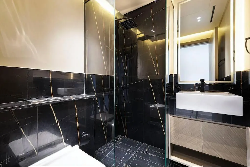 Lux Apartment With Huge Private Lounge I Burj & Canal View Dubai