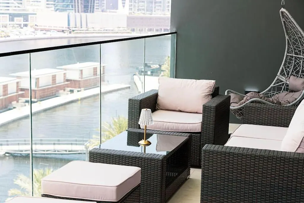 Lux Apartment With Huge Private Lounge I Burj & Canal View Dubai
