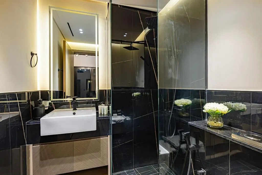 Lux Apartment With Huge Private Lounge I Burj & Canal View Dubai